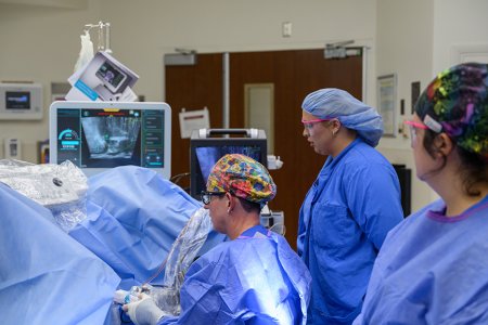 L. Faith Payne performs aquablation therapy